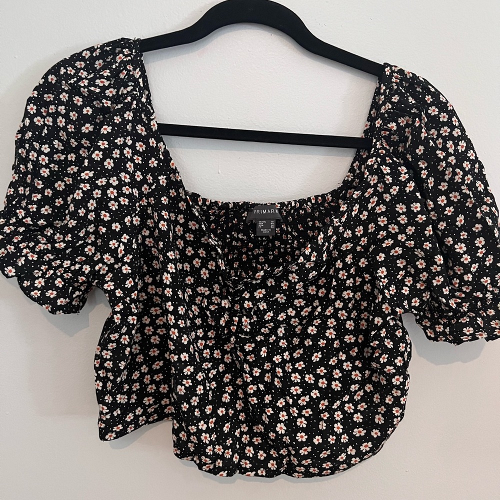 Daisy print cropped shirt